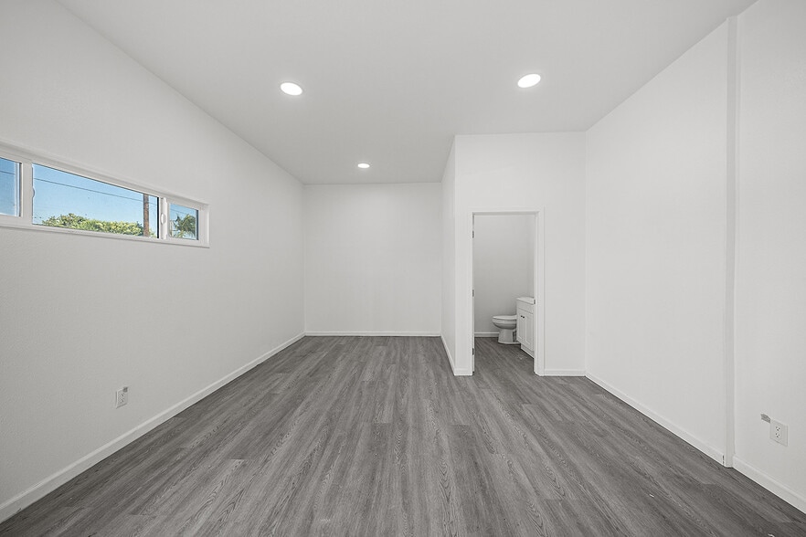 More Photos Of 6110-6112 Ferguson Dr, Commerce Warehouse For Sale