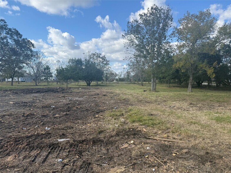 More Photos Of 1914 1st St, Liverpool Land For Sale