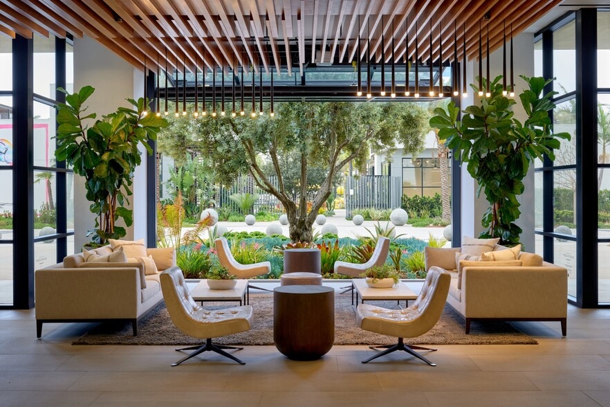 More Photos Of 980 W 190th St, Torrance Unknown For Lease