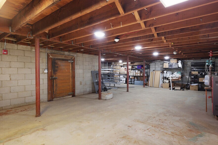 More Photos Of 215 Washington Rd, Sayreville Storefront Retail Residential For Lease