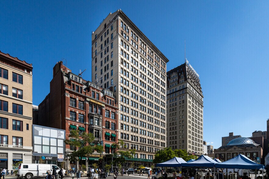 More Photos Of 200 Park Ave S, New York Office For Lease