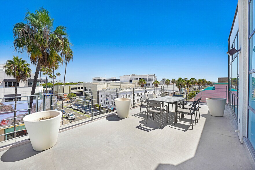 More Photos Of 219-231 Arizona Ave, Santa Monica Loft Creative Space For Lease
