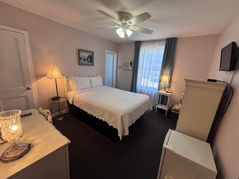 More Photos Of 342 3rd Ave N, Saint Petersburg Hotel For Sale