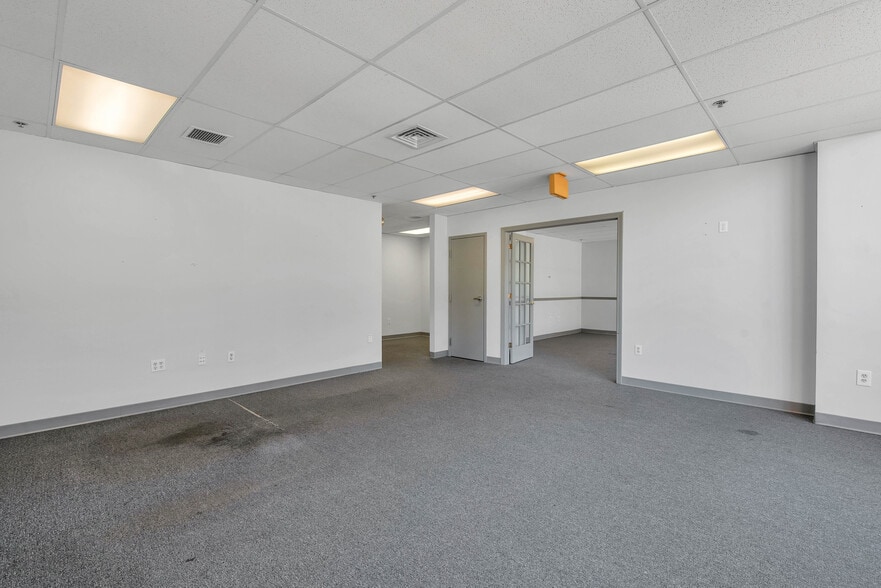 More Photos Of 250 Main St, Hartford Apartments For Lease