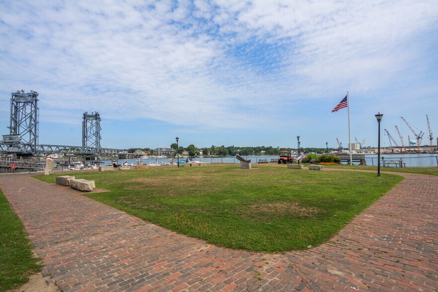 More Photos Of 172 Hanover St, Portsmouth Restaurant For Sale