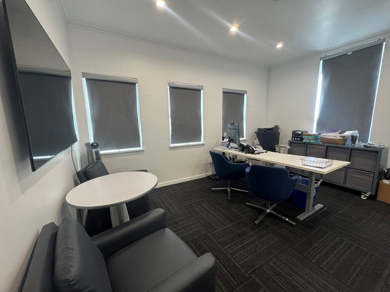 More Photos Of 2550 Webster St, Oakland Auto Dealership For Sale