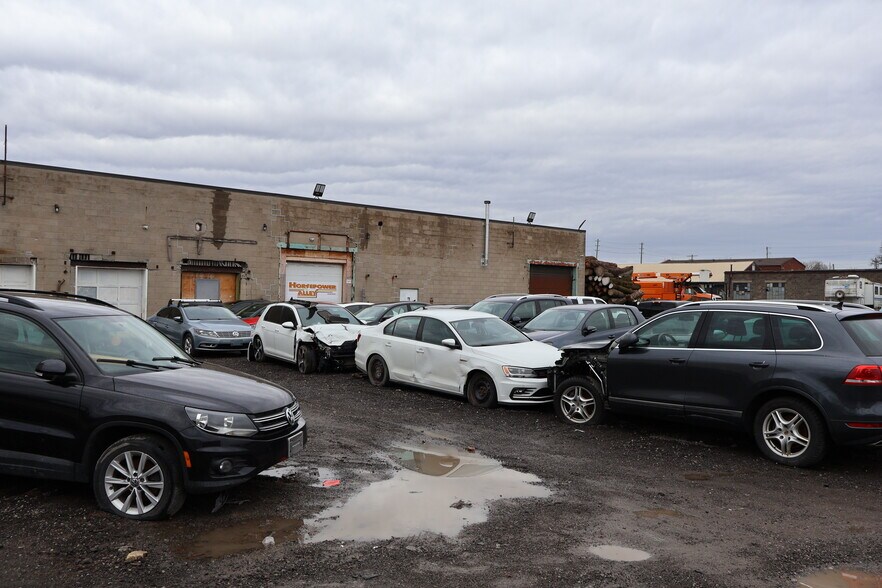 More Photos Of 236 Burgar St, Welland Warehouse For Lease