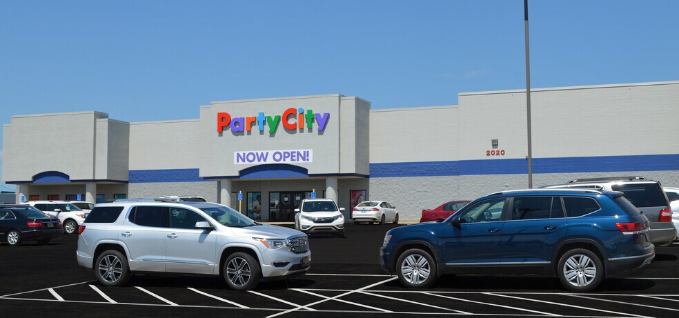 More Photos Of 2010 SW Westport Dr, Topeka Freestanding For Lease