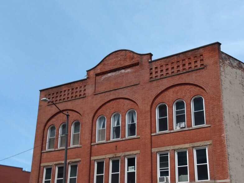 More Photos Of 2206 Superior Via, Cleveland Office Residential For Lease