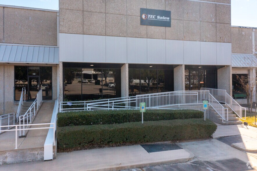 More Photos Of 3600 Brittmoore Rd, Houston Distribution For Lease