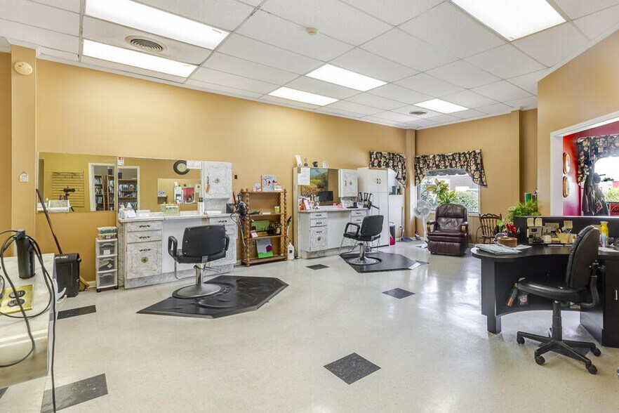 More Photos Of 111 Hudson St, Americus Office For Sale