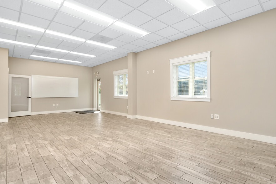More Photos Of 1008 Rising Ridge Rd, Mount Airy Warehouse For Lease