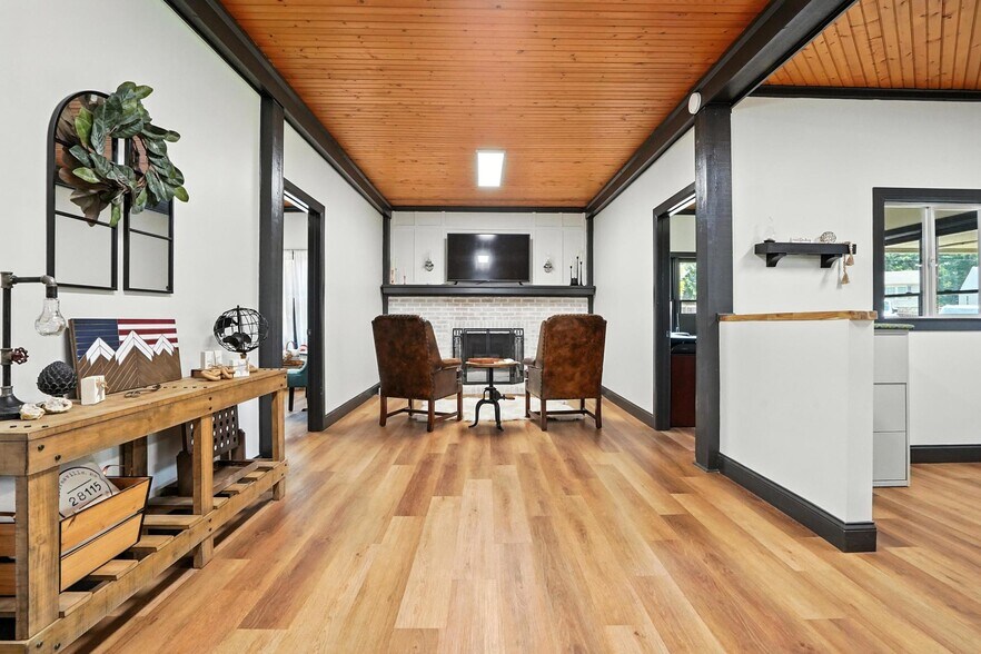 More Photos Of 108 Beam Dr, Mooresville Flex For Sale