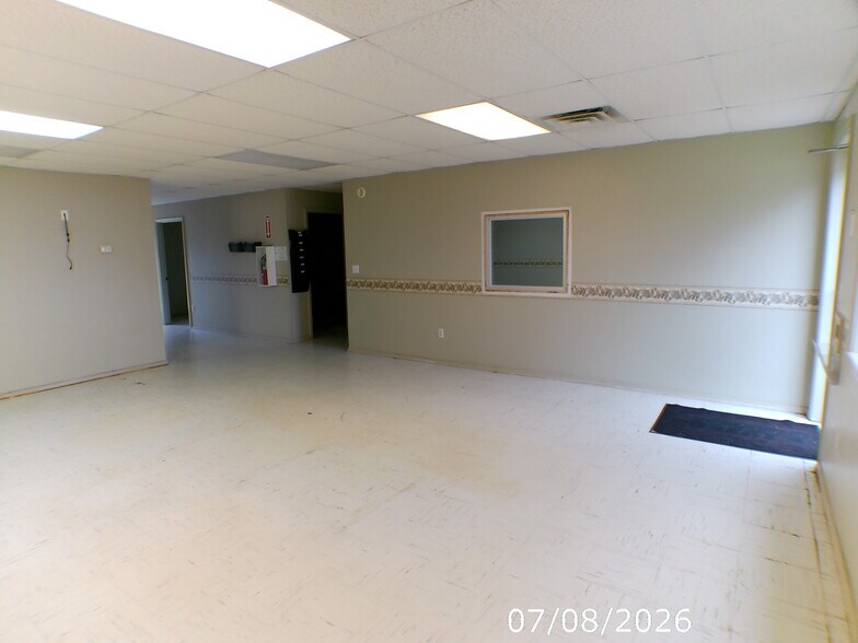 More Photos Of 204 N 2nd St, Ozark Office For Sale