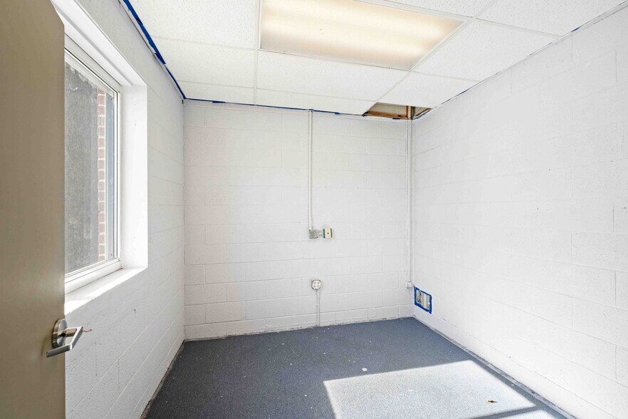 More Photos Of 191 2nd Ave, Warwick Warehouse For Sale