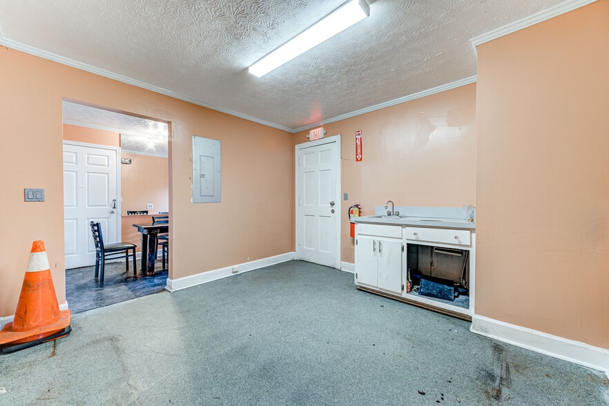 More Photos Of 2893 Mountain Industrial Blvd, Tucker Office For Sale