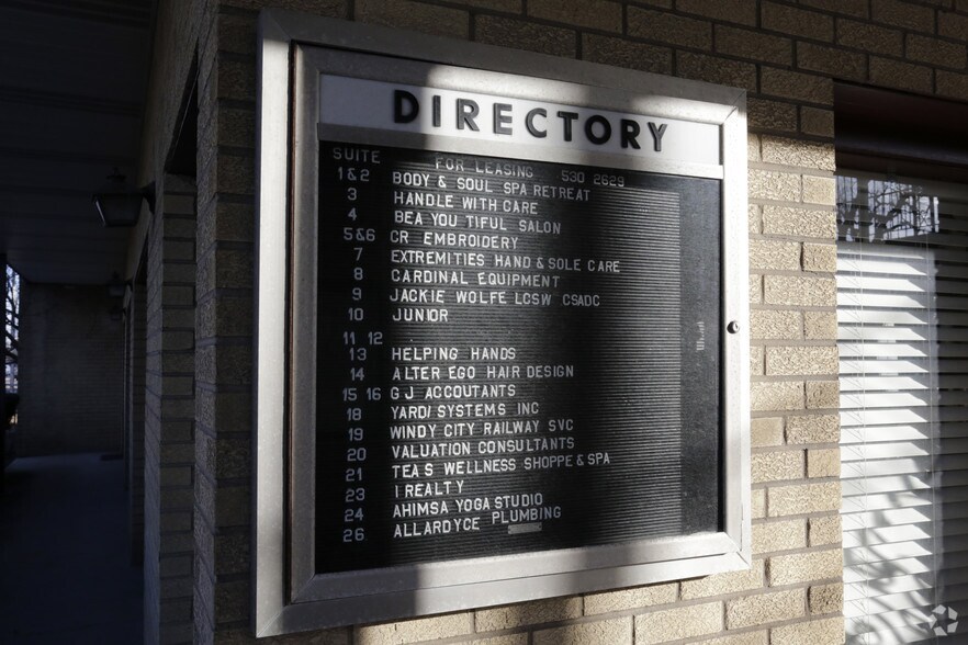 More Photos Of 381 N York Rd, Elmhurst Storefront Retail Office For Lease