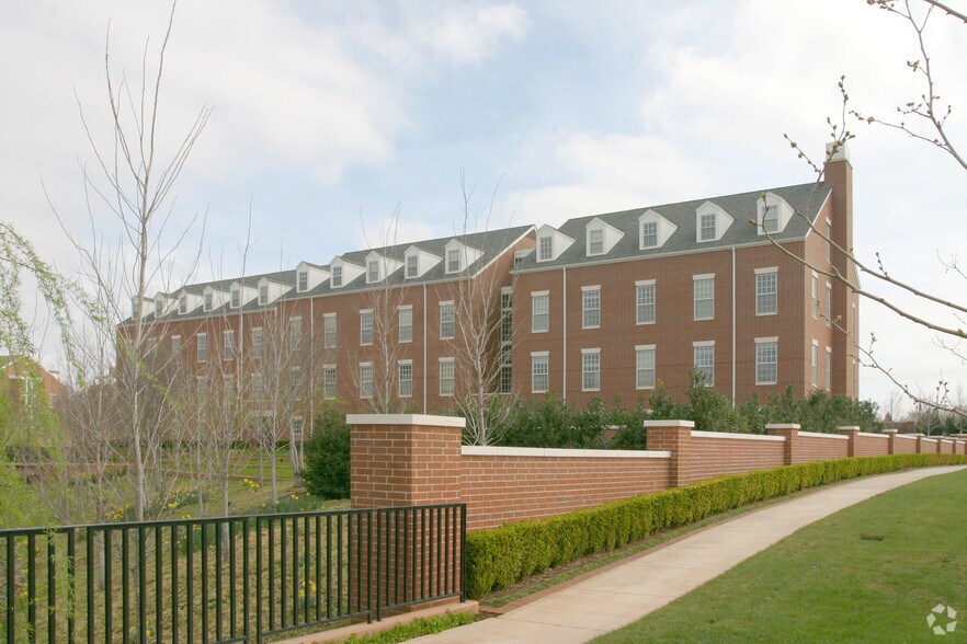 More Photos Of 6015 N Classen Blvd, Oklahoma City Office For Lease