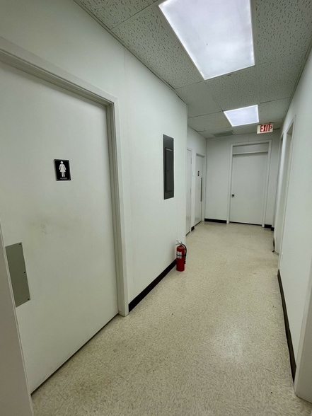 More Photos Of 2400 South St, Nacogdoches Office For Sale