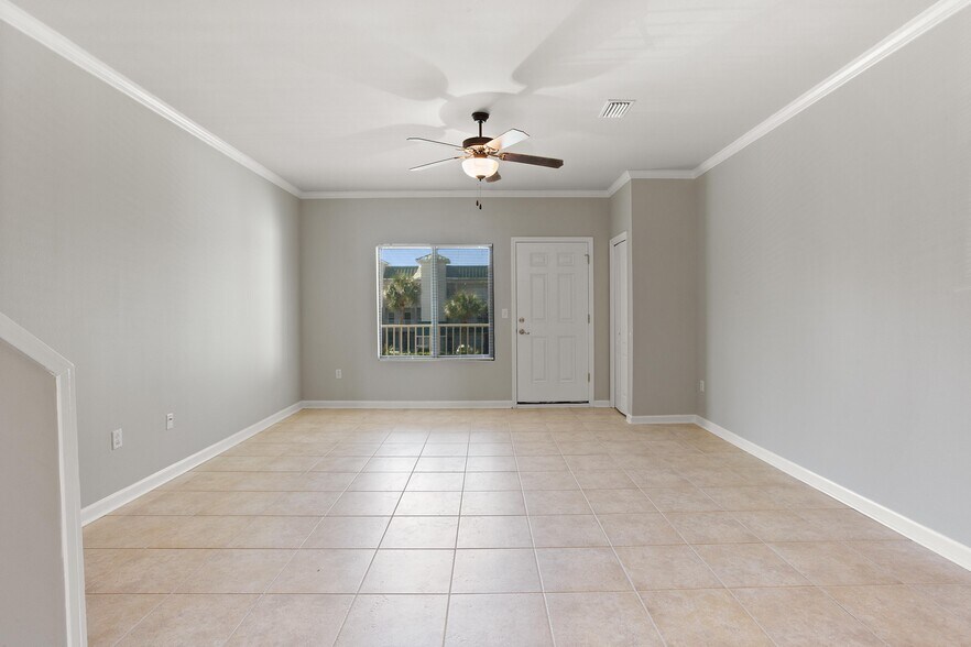 More Photos Of 220-236 Harbor Blvd, Destin Storefront Retail Residential For Sale