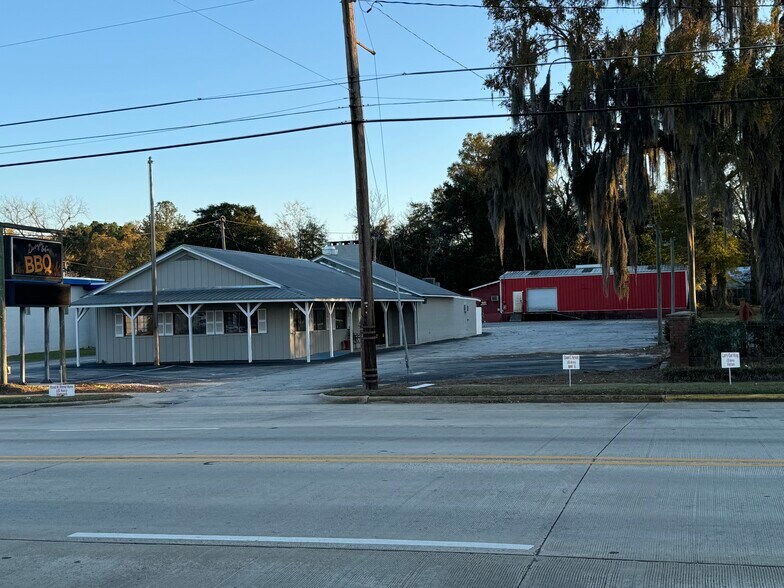 More Photos Of 109 Broad St, Hawkinsville Restaurant For Sale