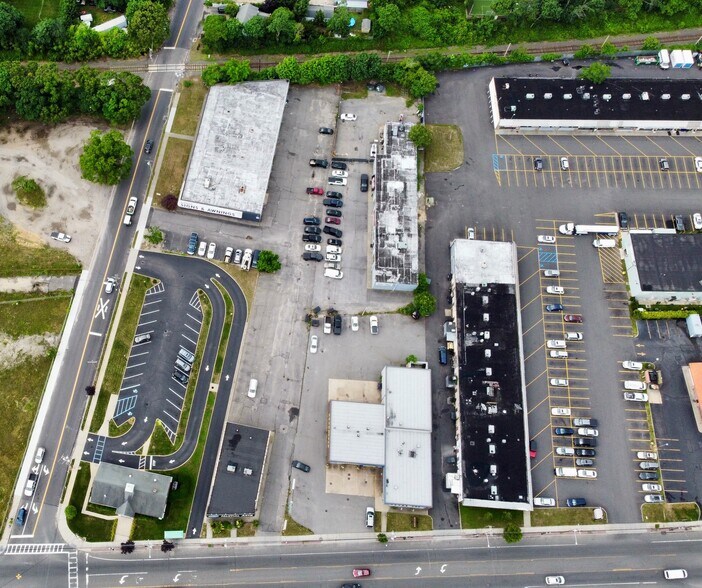 More Photos Of 376-380 E Main St, Patchogue Freestanding For Lease