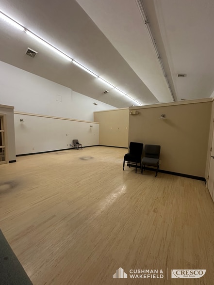 More Photos Of 4799 Lander Rd, Chagrin Falls Religious Facility For Sale