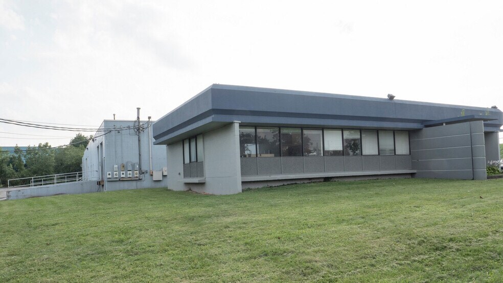 More Photos Of 495 Aero Dr, Cheektowaga Light Distribution For Lease