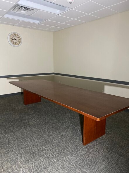 More Photos Of 4300-4302 Fairmont Pky, Pasadena Unknown For Lease