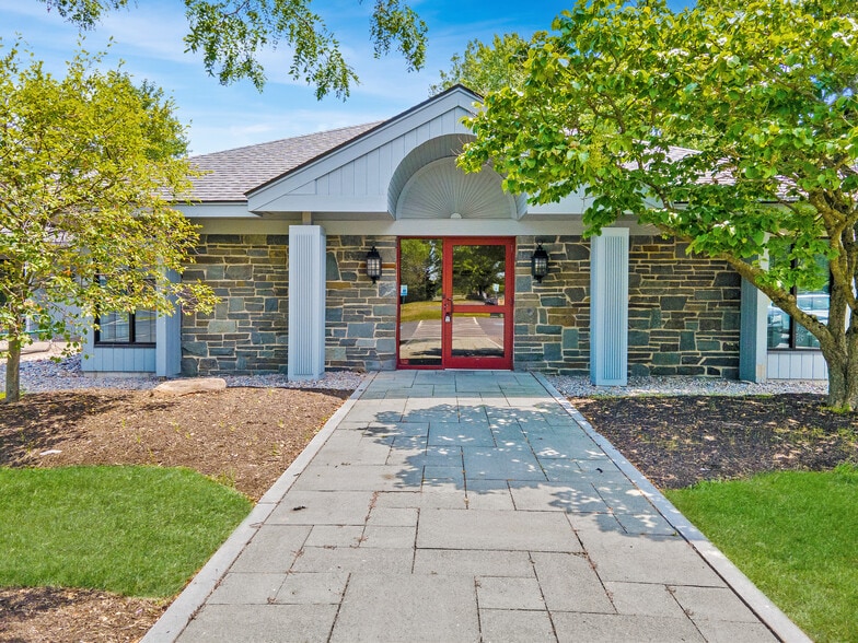 More Photos Of 5710 Commons Park, East Syracuse Medical For Lease