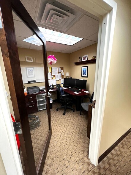 More Photos Of 225 Gordons Corner Rd, Manalapan Township Medical For Lease