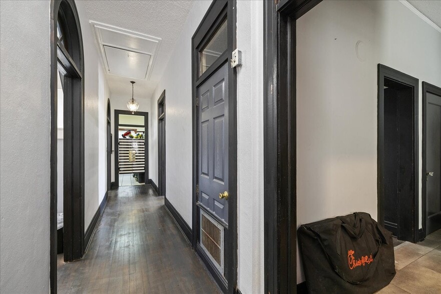 More Photos Of 919 N Monroe St, Tallahassee Freestanding For Lease