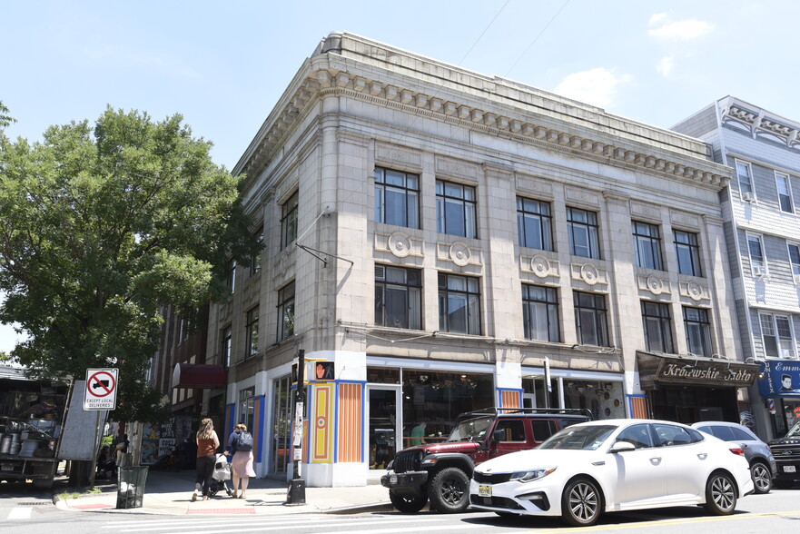 More Photos Of 694 Manhattan Ave, Brooklyn Storefront Retail Office For Lease