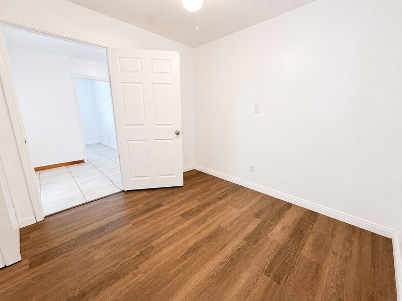 More Photos Of 1507 Pearl St, Bakersfield Apartments For Sale