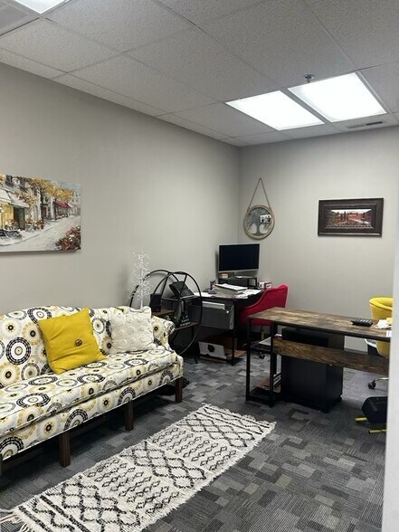 More Photos Of 309 SW 11th St, Lawton Storefront Retail Office For Lease