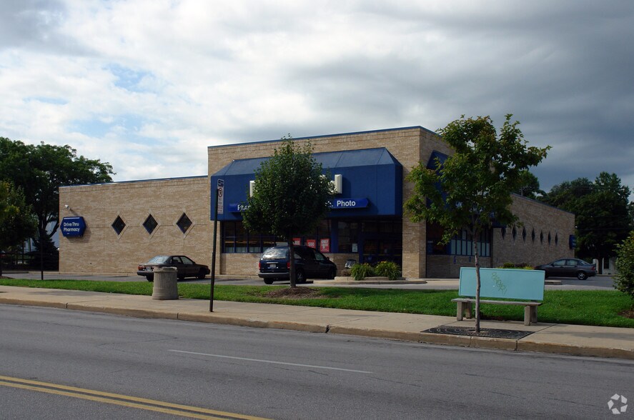 More Photos Of 210 Main St, Toledo Drugstore For Lease
