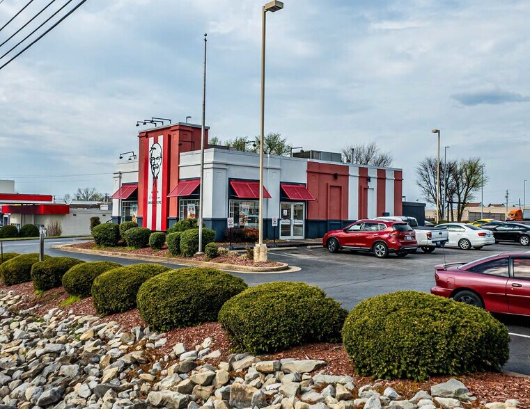 Primary Photo Of 3000 Fort Campbell Blvd, Hopkinsville Fast Food For Sale
