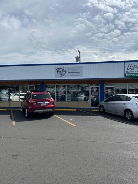 More Photos Of 1008-1048 14th Ave, Longview Storefront Retail Office For Sale