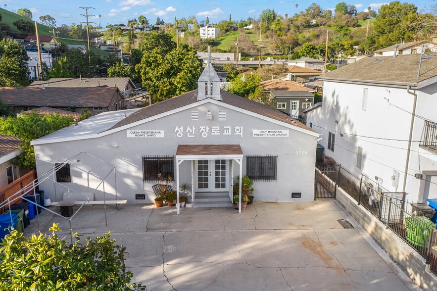 More Photos Of 3709 Rolle St, Los Angeles Religious Facility For Sale