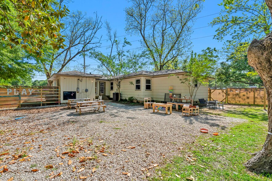 More Photos Of 1001 Randall Ave, Daphne Office Residential For Lease