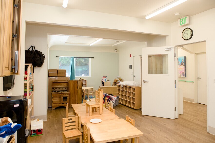 More Photos Of 12131 Burbank Blvd, Valley Village Daycare Center For Lease