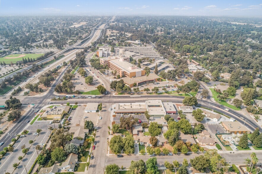 More Photos Of 220 S Mooney Blvd, Visalia Office For Lease