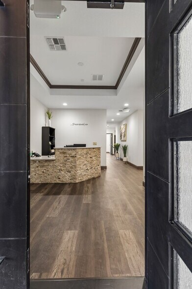 More Photos Of 4358 Lockhill Selma Rd, Shavano Park Medical For Lease