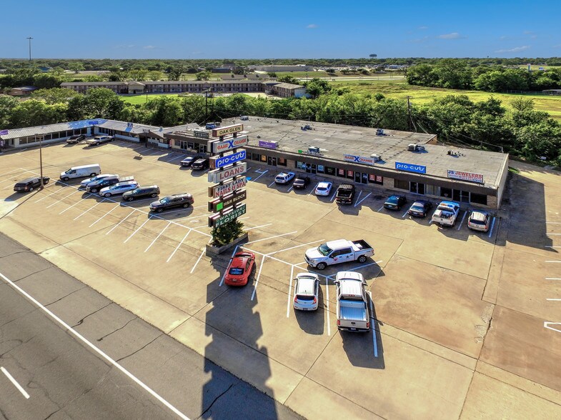 More Photos Of 1600 Texoma Pkwy, Sherman Unknown For Lease