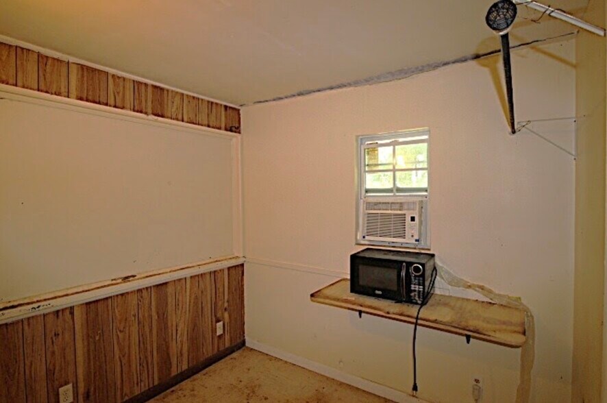 More Photos Of 10155 Main St N, Nahunta General Retail For Sale