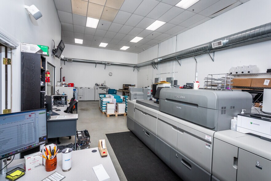 More Photos Of 15840 W Monte St, Sylmar Warehouse For Sale