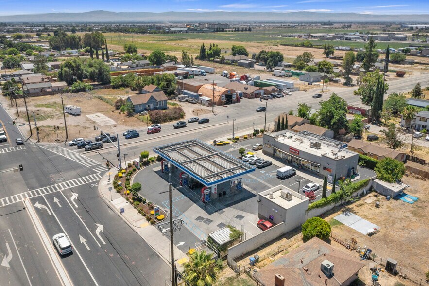 More Photos Of 2115 W Yosemite Ave, Manteca General Retail For Sale
