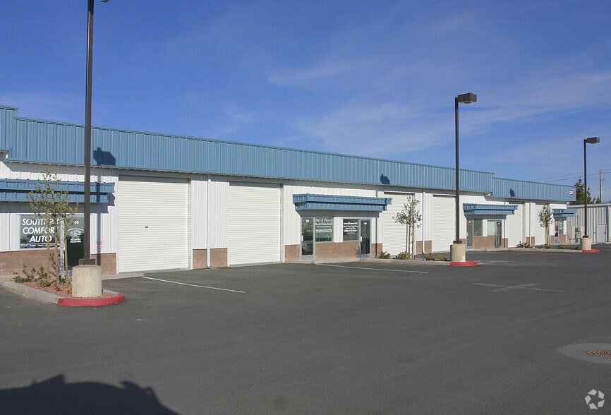 More Photos Of 2267-2277 W Gowan Rd, North Las Vegas Light Manufacturing For Lease