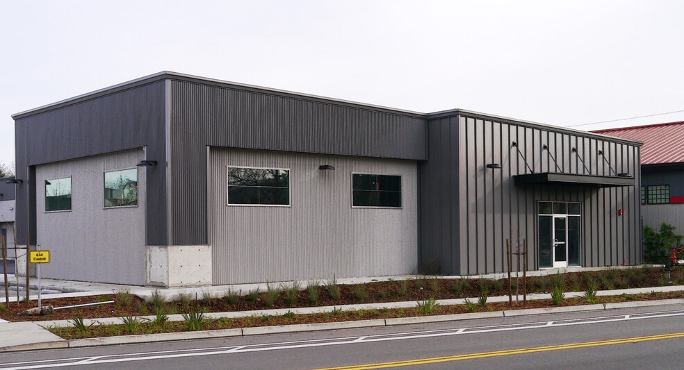 More Photos Of 614 Cantrill Dr, Davis Warehouse For Lease