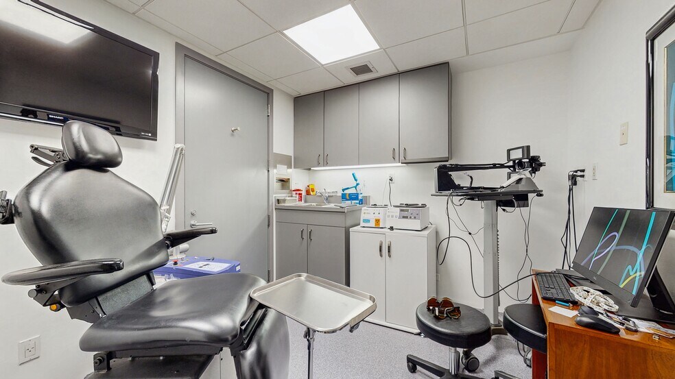 More Photos Of 907 Fifth Ave, New York Multifamily For Sale